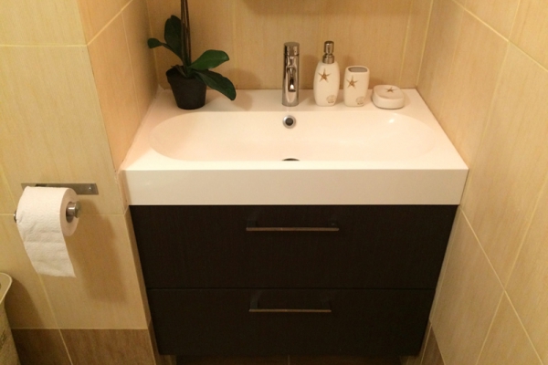 30 Bathroom.jpg